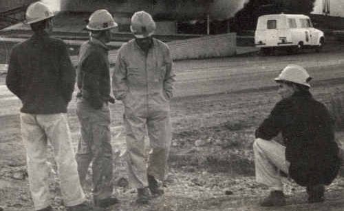 Seventeen doomed miners were trapped underground in the 1972 Box Flat Mine disaster. Seventeen doomed miners were trapped underground in the 1972 Box Flat Mine disaster.